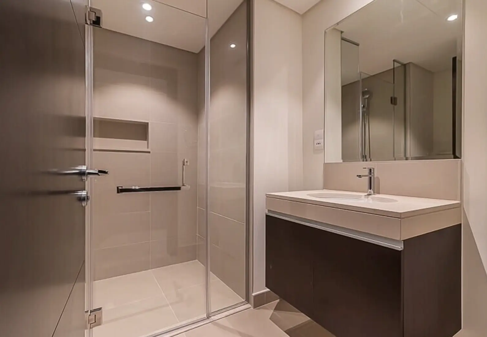 Unfurnished finishing 2