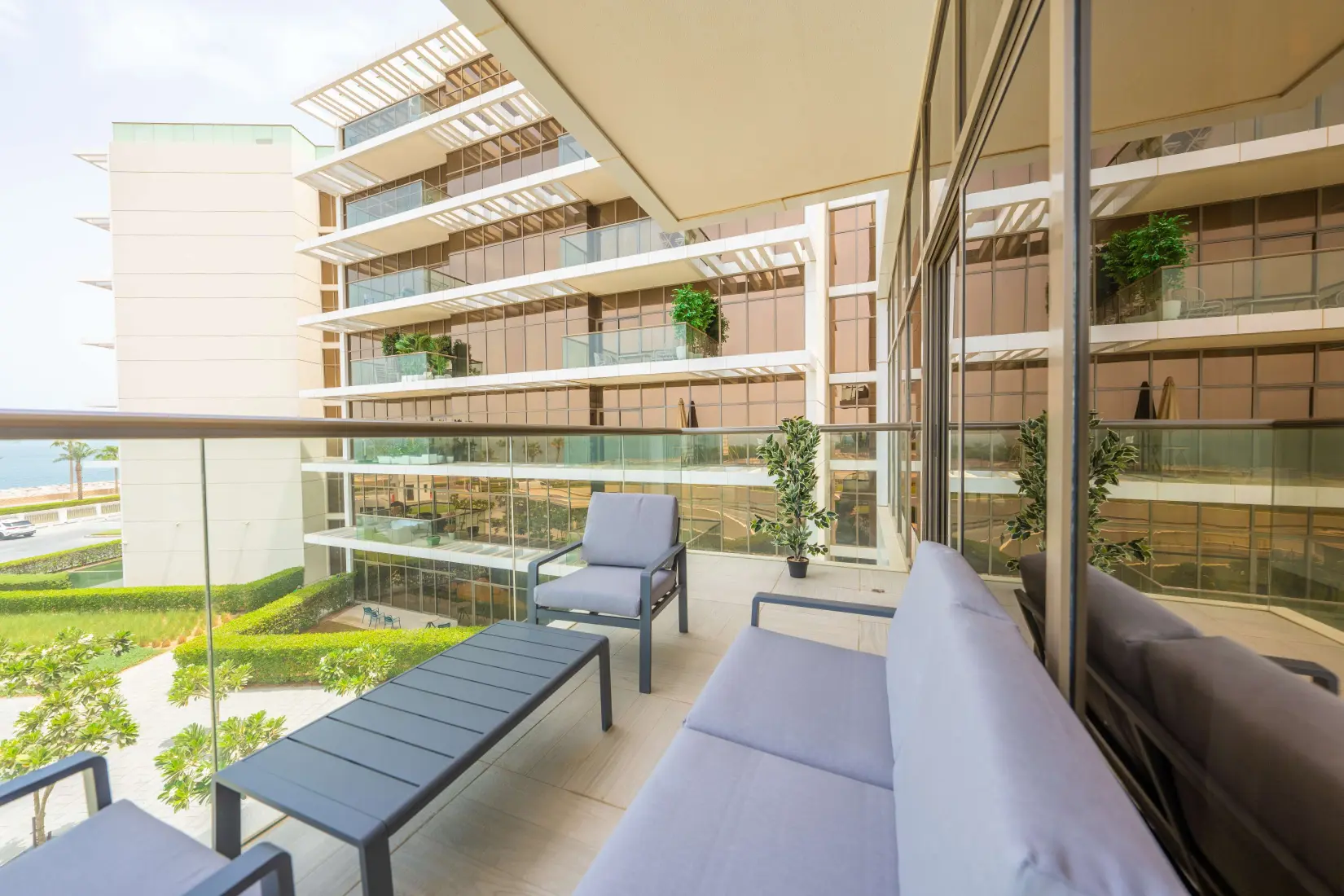 Panoramic Sea View | 12 Cheques | Beachfront