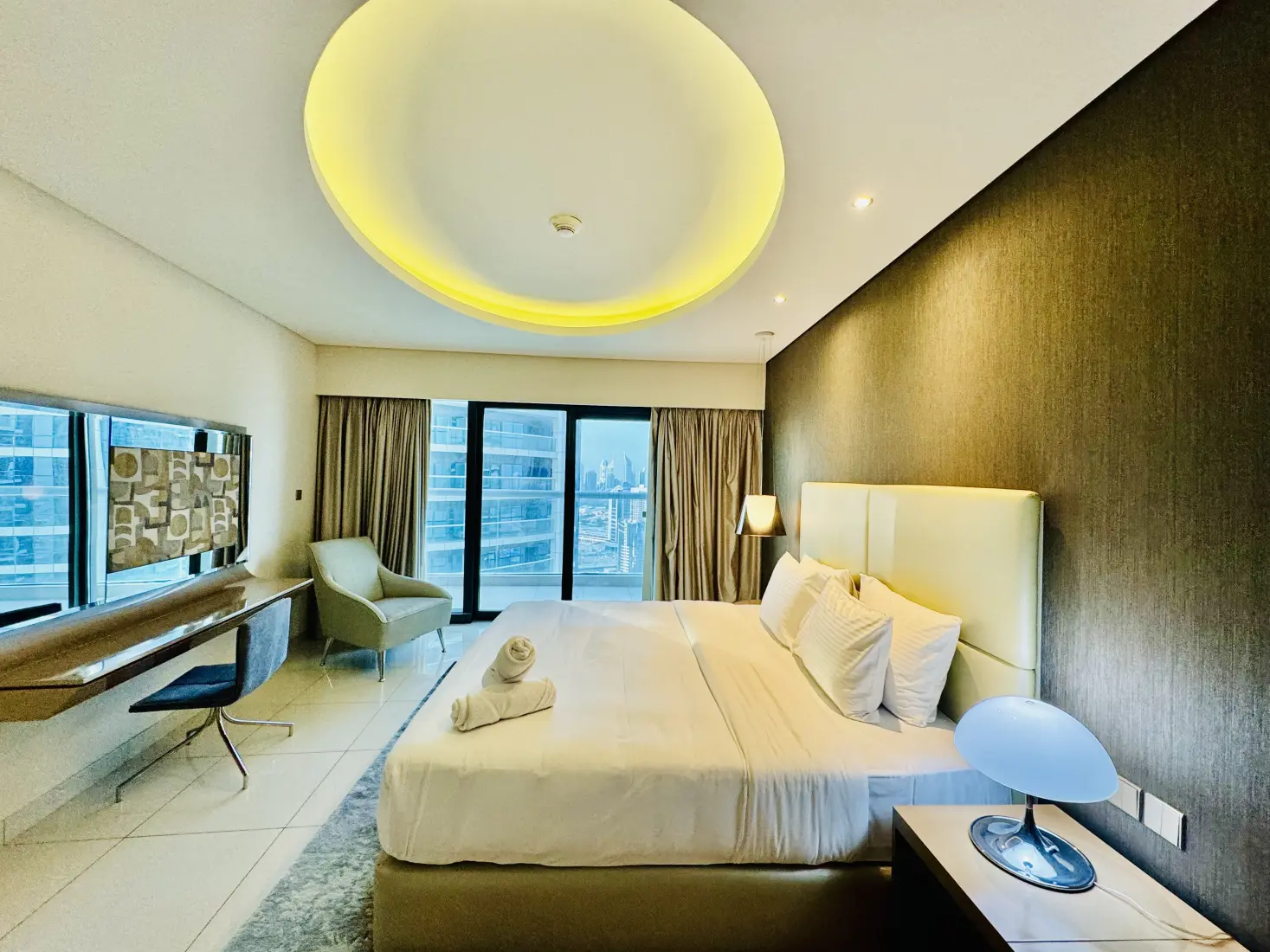 Damac - Damac Towers by Paramount Hotels & Resorts Dubai - Apartment — photo 2