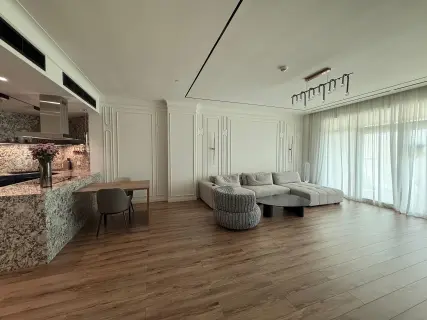 Elegant 1BR | Balcony | Park View