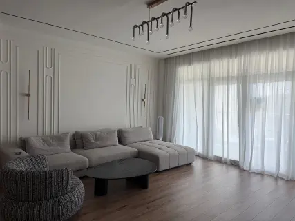 Elegant 1BR | Balcony | Park View