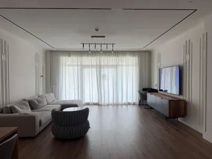 Elegant 1BR | Balcony | Park View